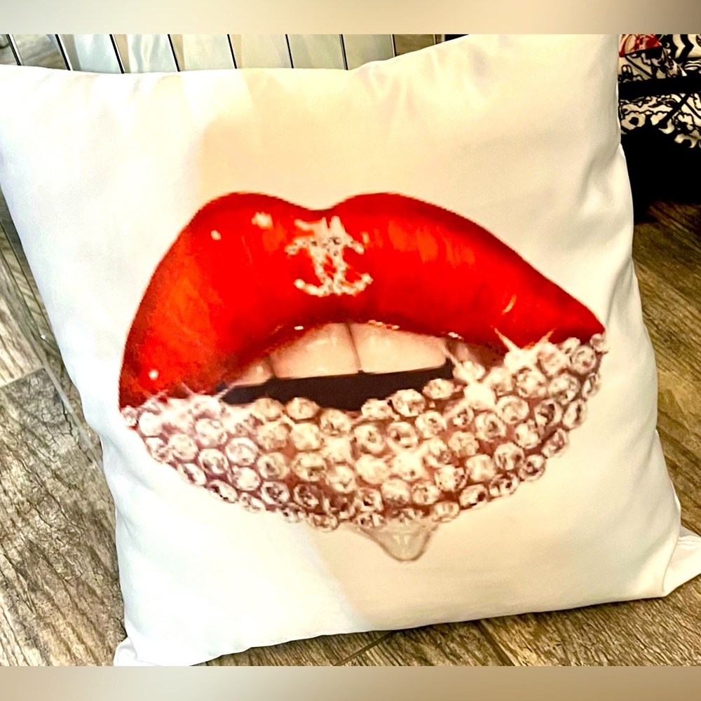 Pillow fashion inspired 16 inch by 16 inch 🔥🔥